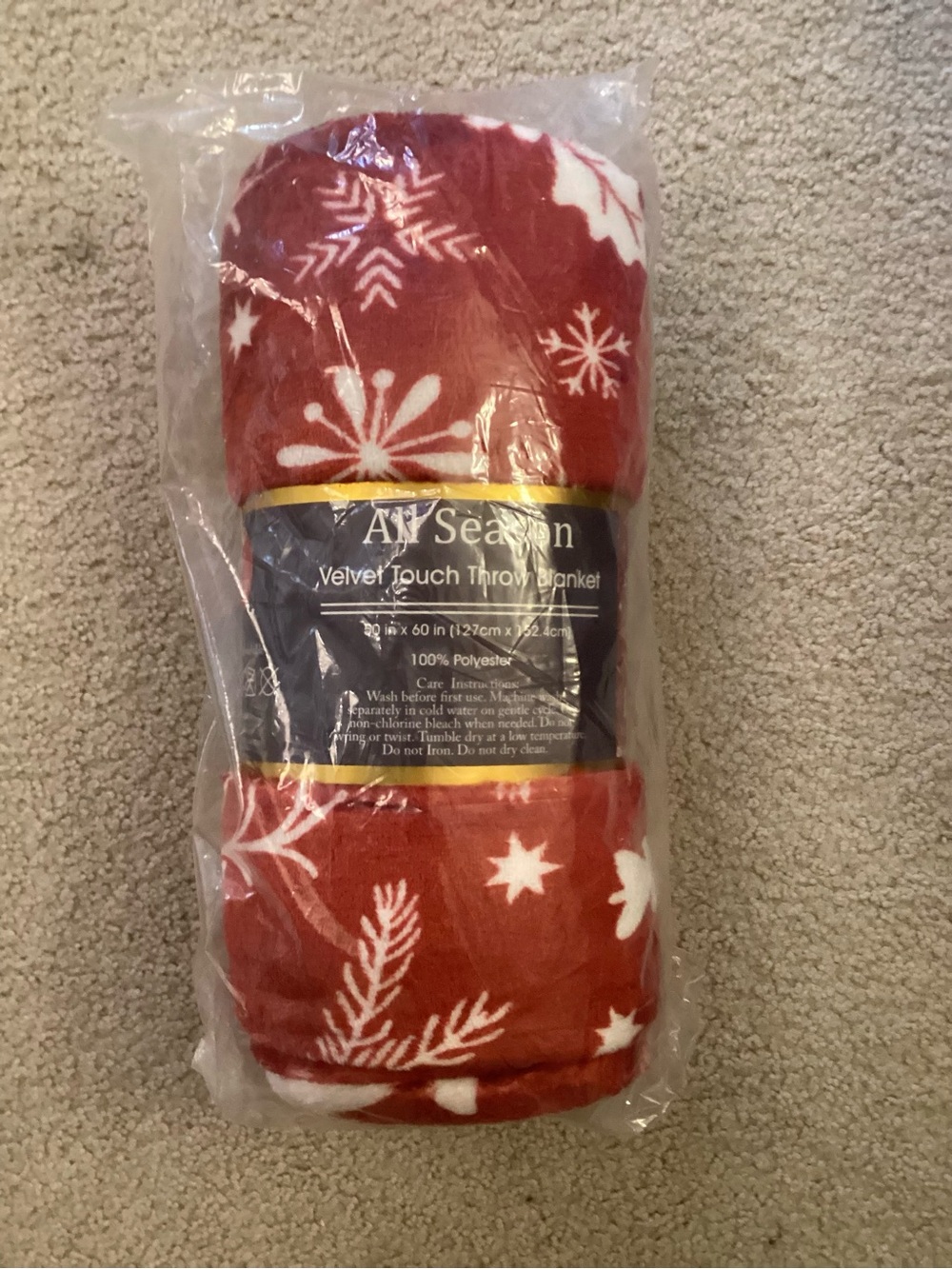 Red Snowflake Velvet Touch Throw Blanket